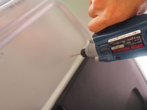 リアゲートに穴開け