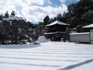 雪の銀閣寺1