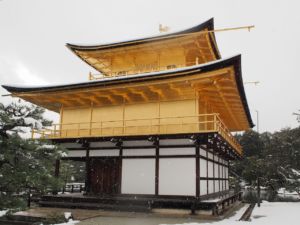 雪の金閣寺4
