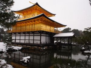 雪の金閣寺5