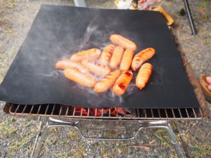 これがBBQシート 火にかけていいみたいです。